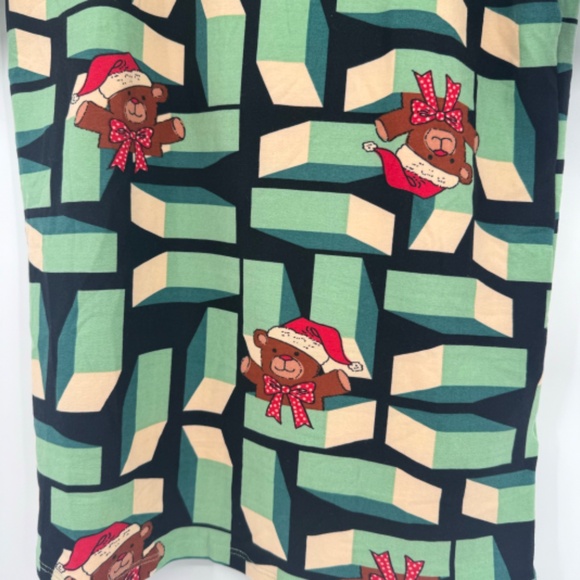 Lularoe Top Women Medium NEW Green Gigi Christmas Bear Short Sleeves Stretch - Picture 2 of 7